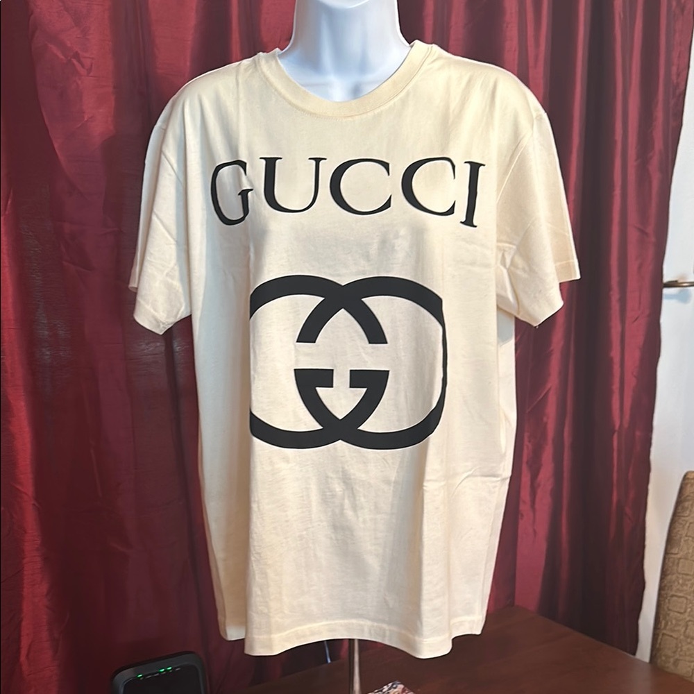 Gucci Cream and Black Short Sleeve Tees